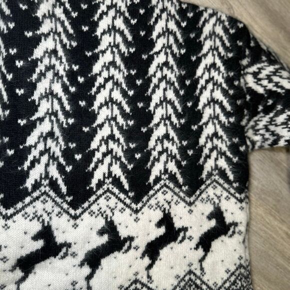 Beautiful vintage Rafaella Christmas sweater size large man’s in Hong Kong - Picture 6 of 6